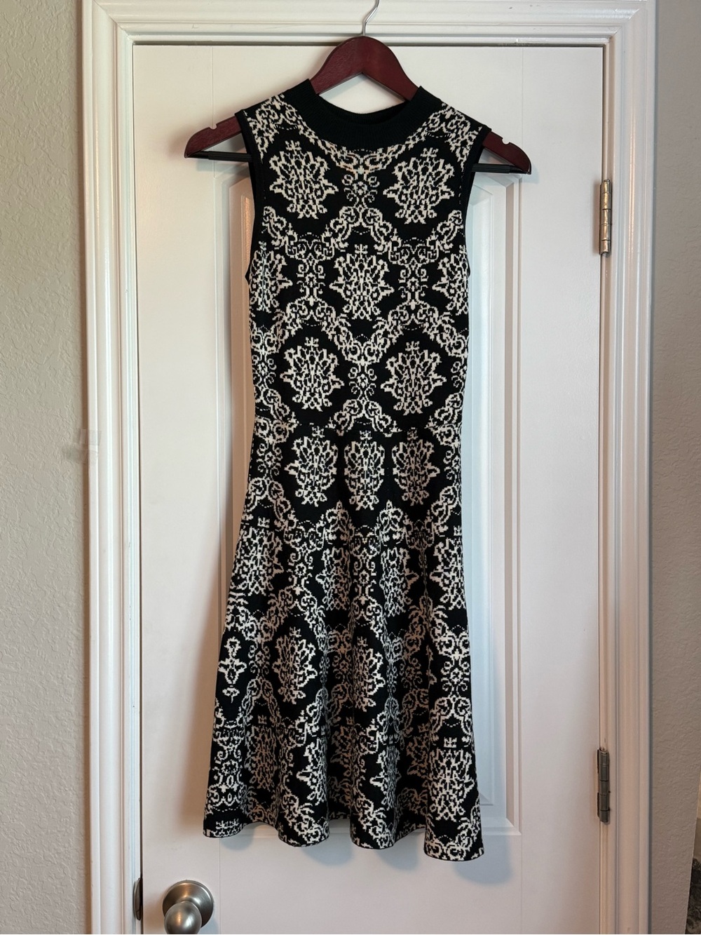 Xhilaration Black And White Sleeveless Fit & Flare Sweater Dress- size S